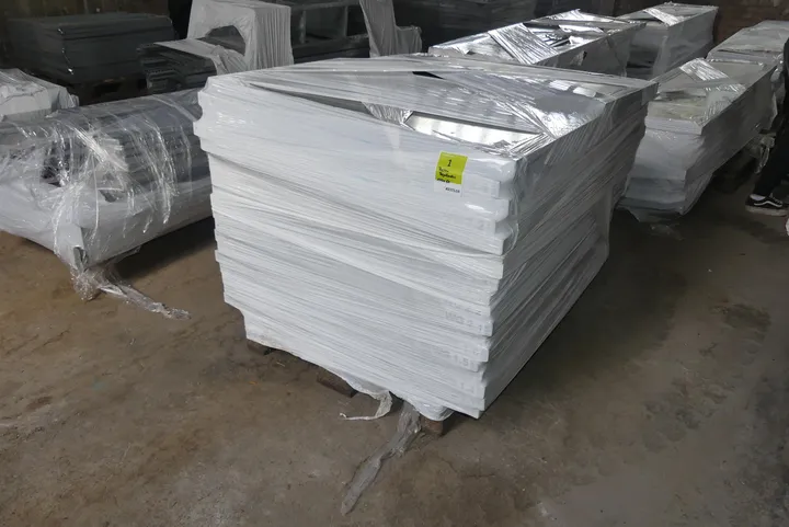 Posten Regalböden Maße in cm ca. 100 x 60